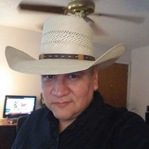 Meet your Posher, Ernesto